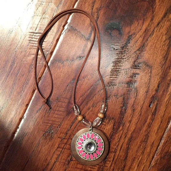 Long boho look necklace. - Picture 2 of 2